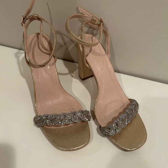 DeBlossom Gold Glitter Heels - Picture 2 of 4